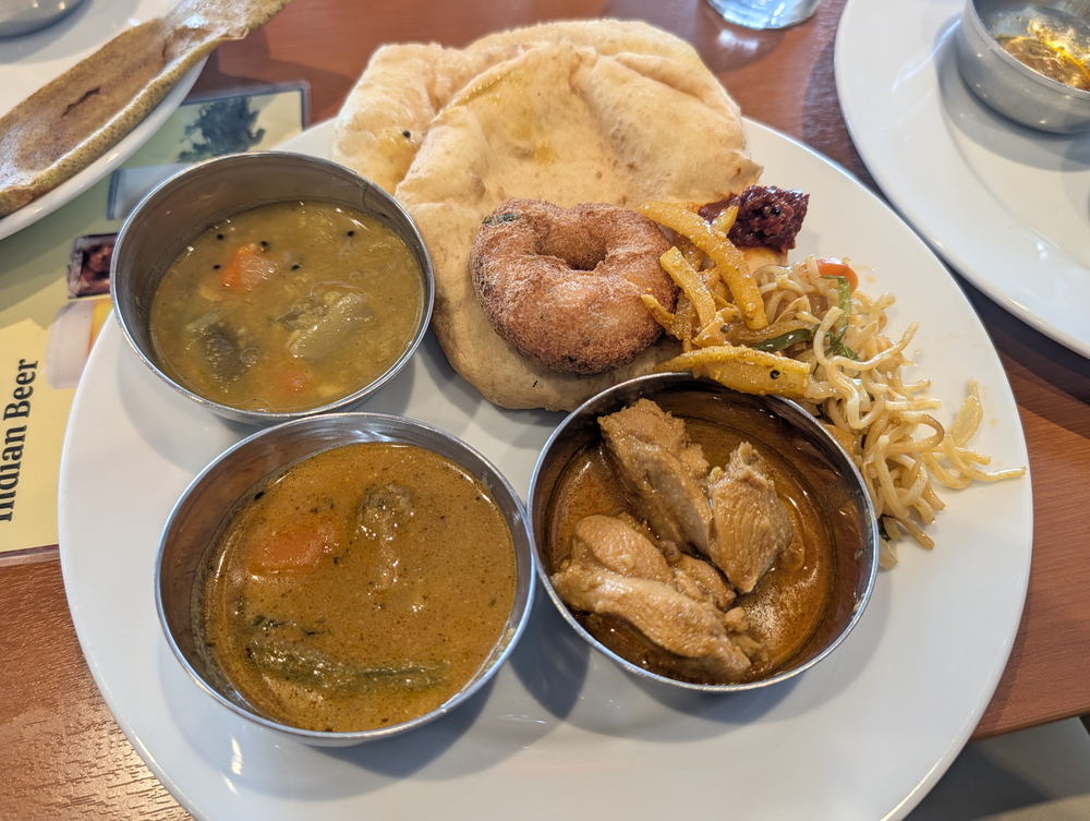 ランチビュッフェの盛り合わせ